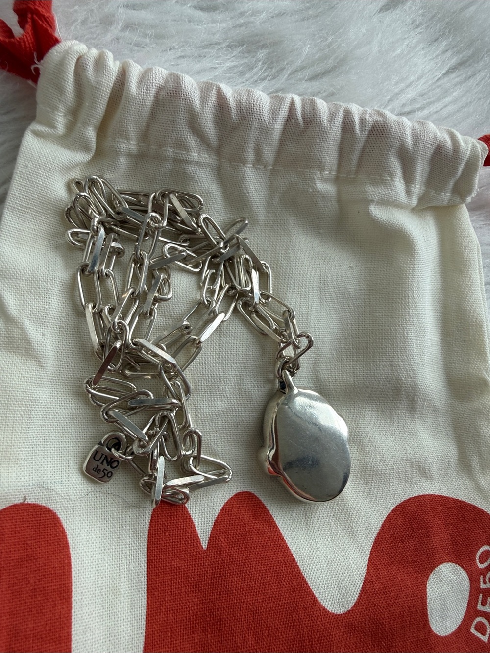 UNO de 50 Silver Chain Necklace with Black Faceted Pendant - Picture 5 of 5